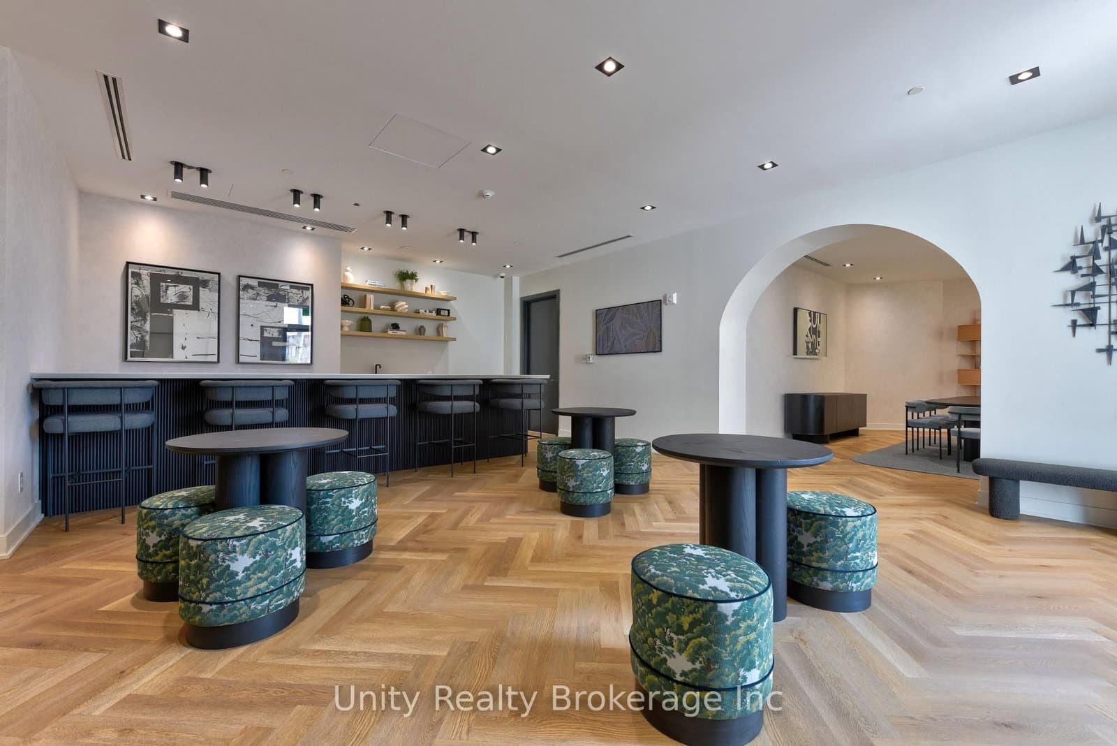 225 Malta Avenue E, Unit 302 thumbnail 7