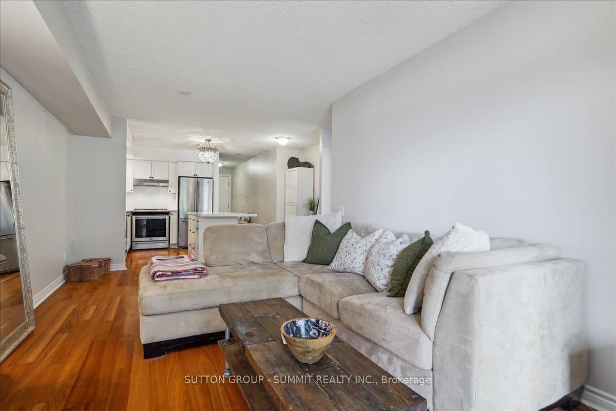 5229 Dundas Street W, Unit 511 thumbnail 10
