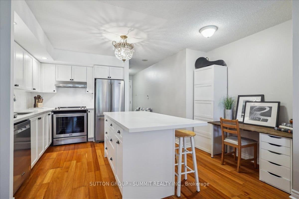 5229 Dundas Street W, Unit 511 thumbnail 12