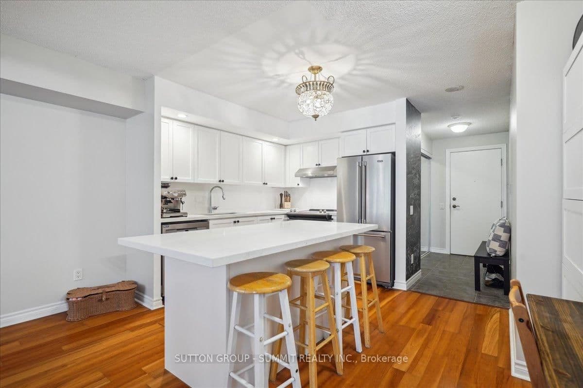 5229 Dundas Street W, Unit 511 thumbnail 14