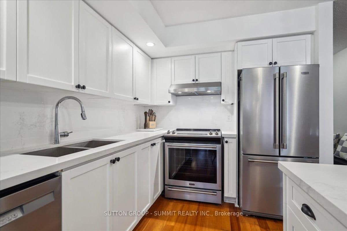 5229 Dundas Street W, Unit 511 thumbnail 15