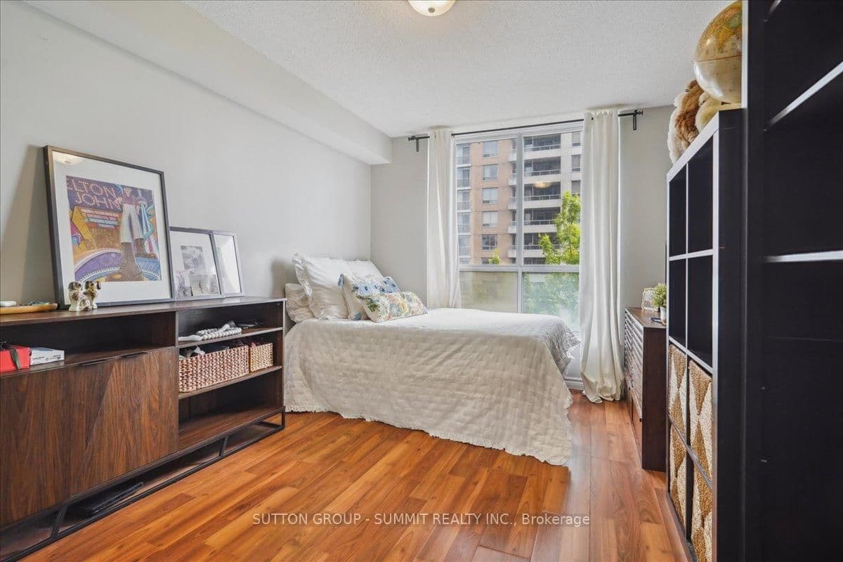 5229 Dundas Street W, Unit 511 thumbnail 20