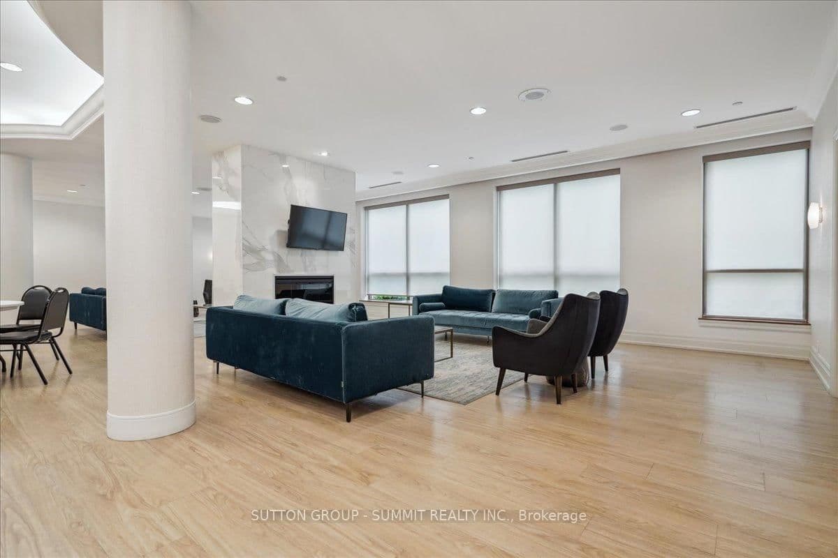 5229 Dundas Street W, Unit 511 thumbnail 24