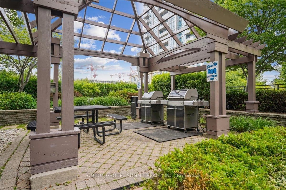 5229 Dundas Street W, Unit 511 thumbnail 33