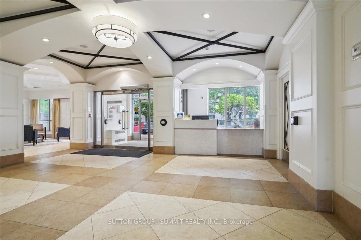 5229 Dundas Street W, Unit 511 thumbnail 4