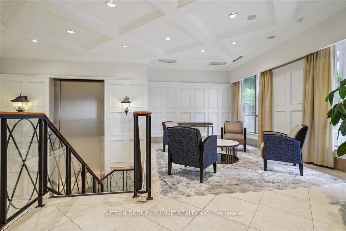 5229 Dundas Street W, Unit 511 thumbnail 5