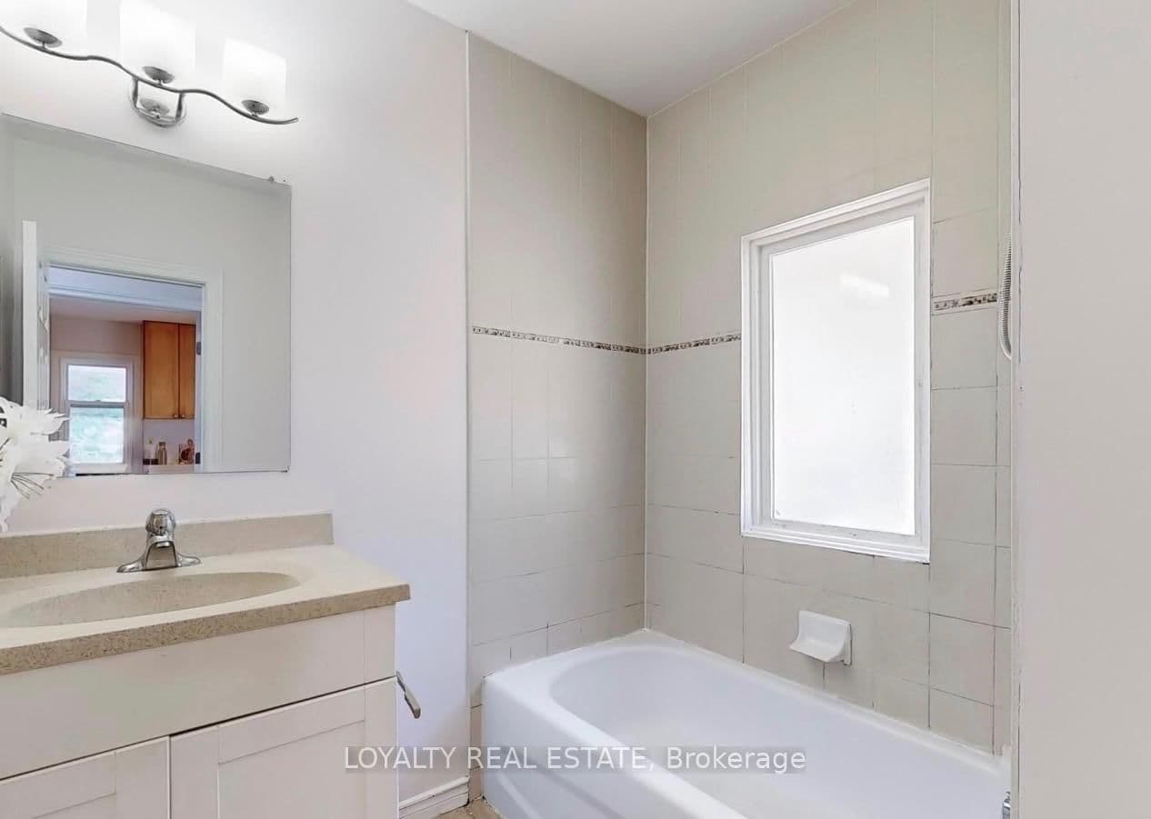 4 Mcmurchy Avenue S, Unit 1 thumbnail 16