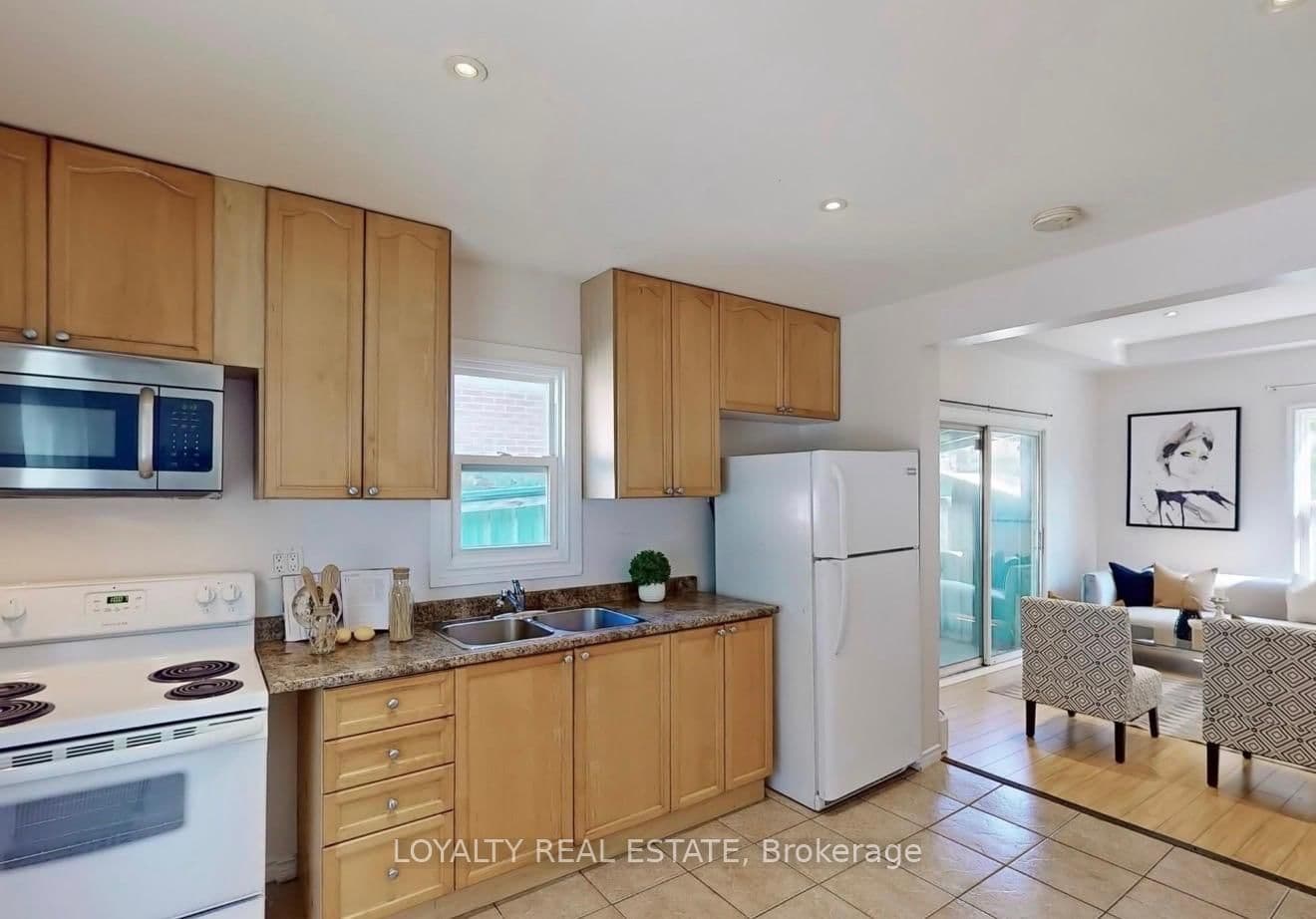 4 Mcmurchy Avenue S, Unit 1 thumbnail 6