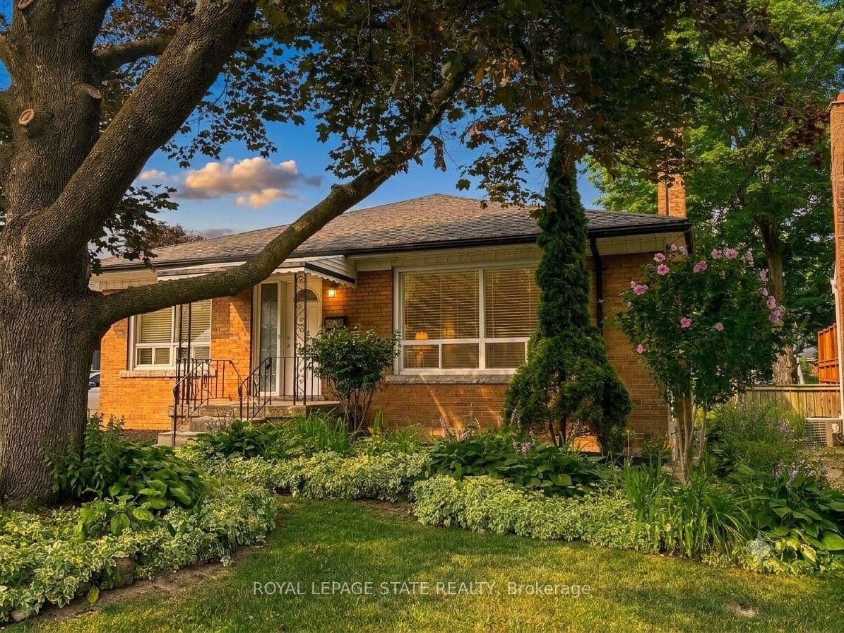 20 Lloyd Manor Road - Image 1