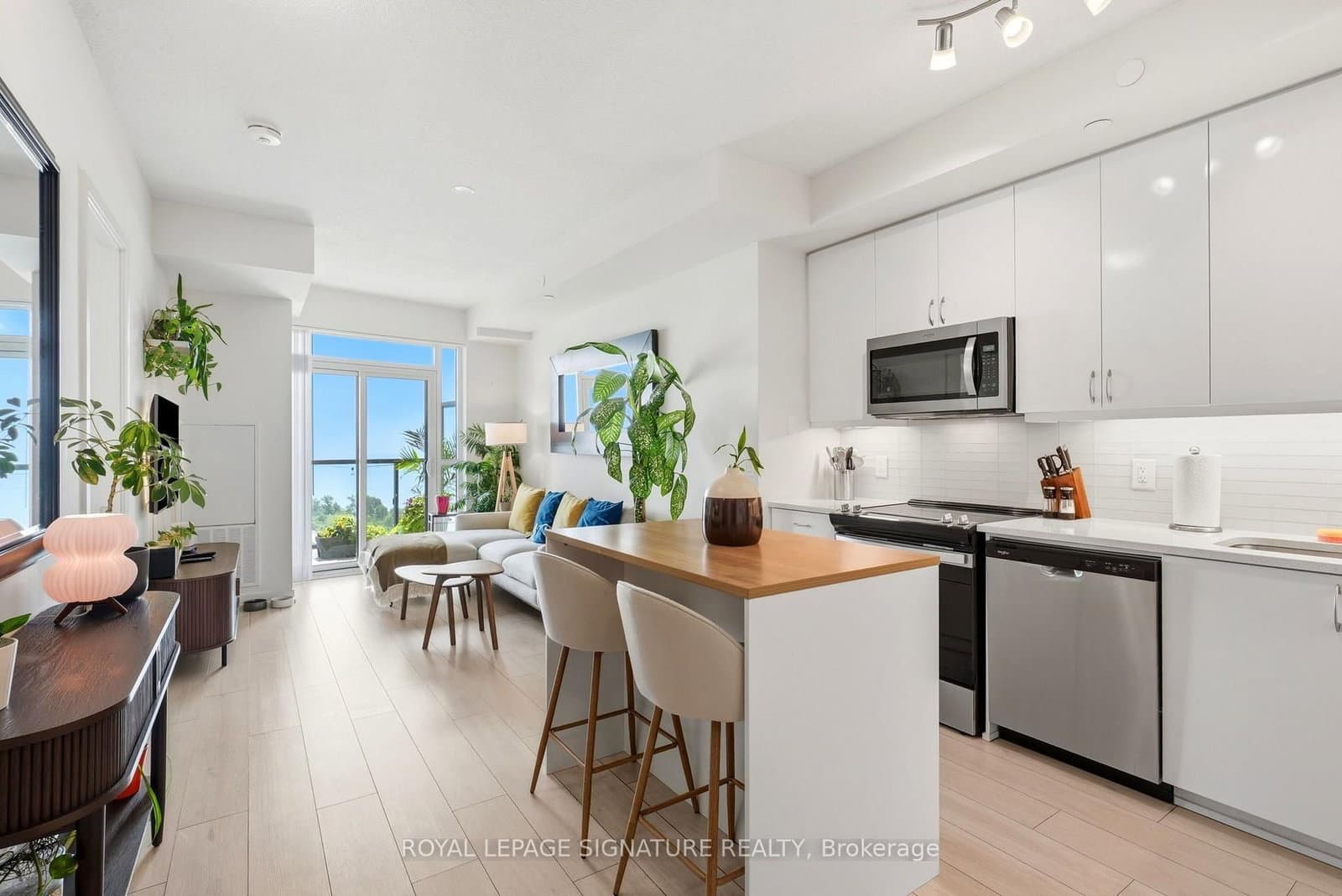 #2403 - 38 Annie Craig Drive
