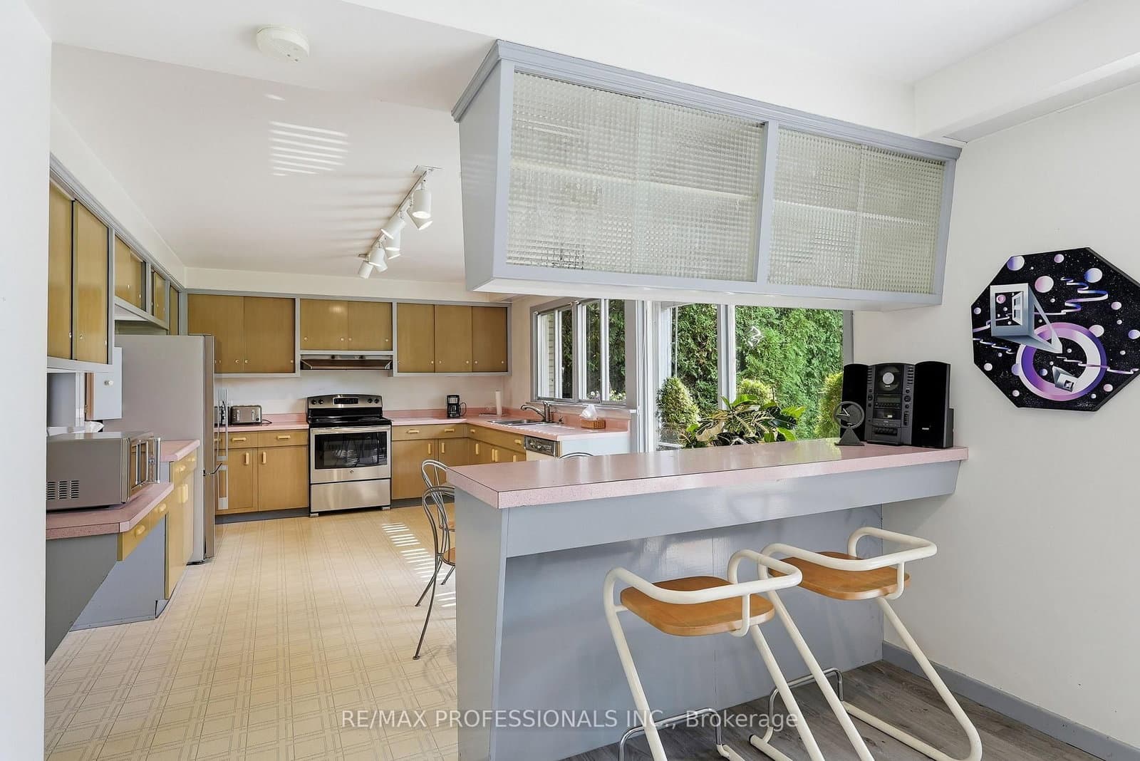 189 Edenbridge Drive thumbnail 10
