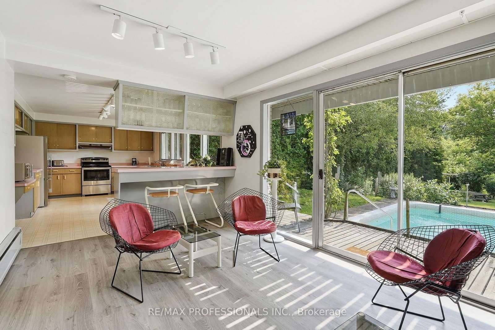 189 Edenbridge Drive thumbnail 14