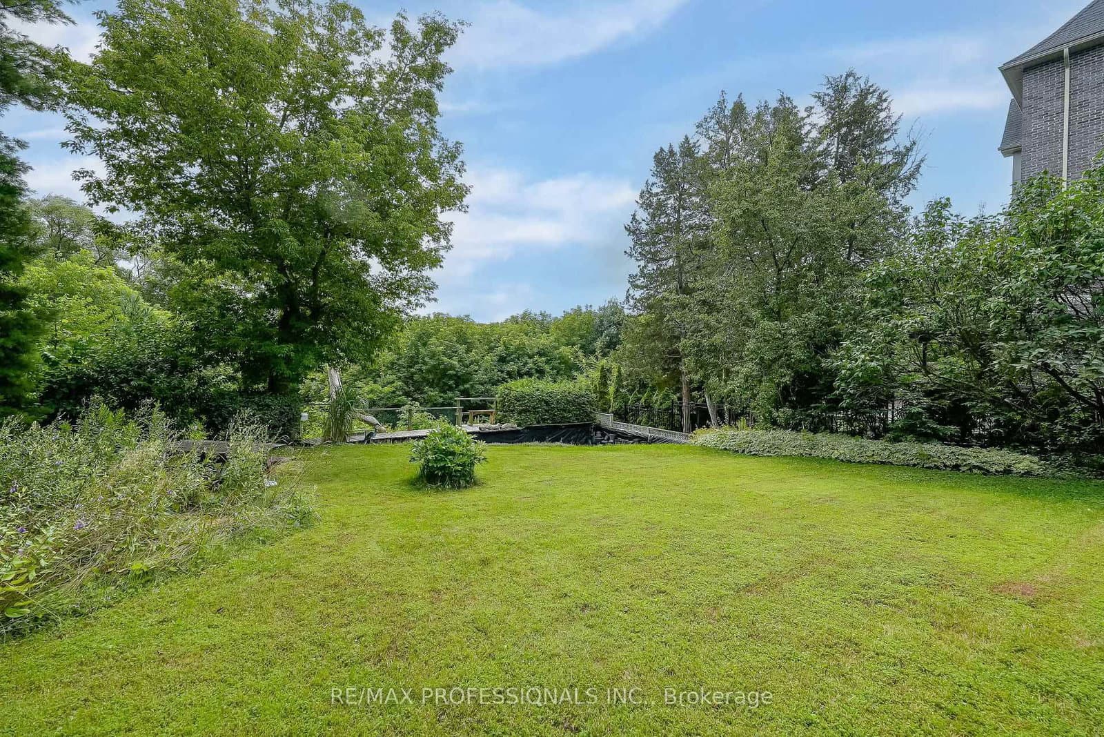 189 Edenbridge Drive thumbnail 41