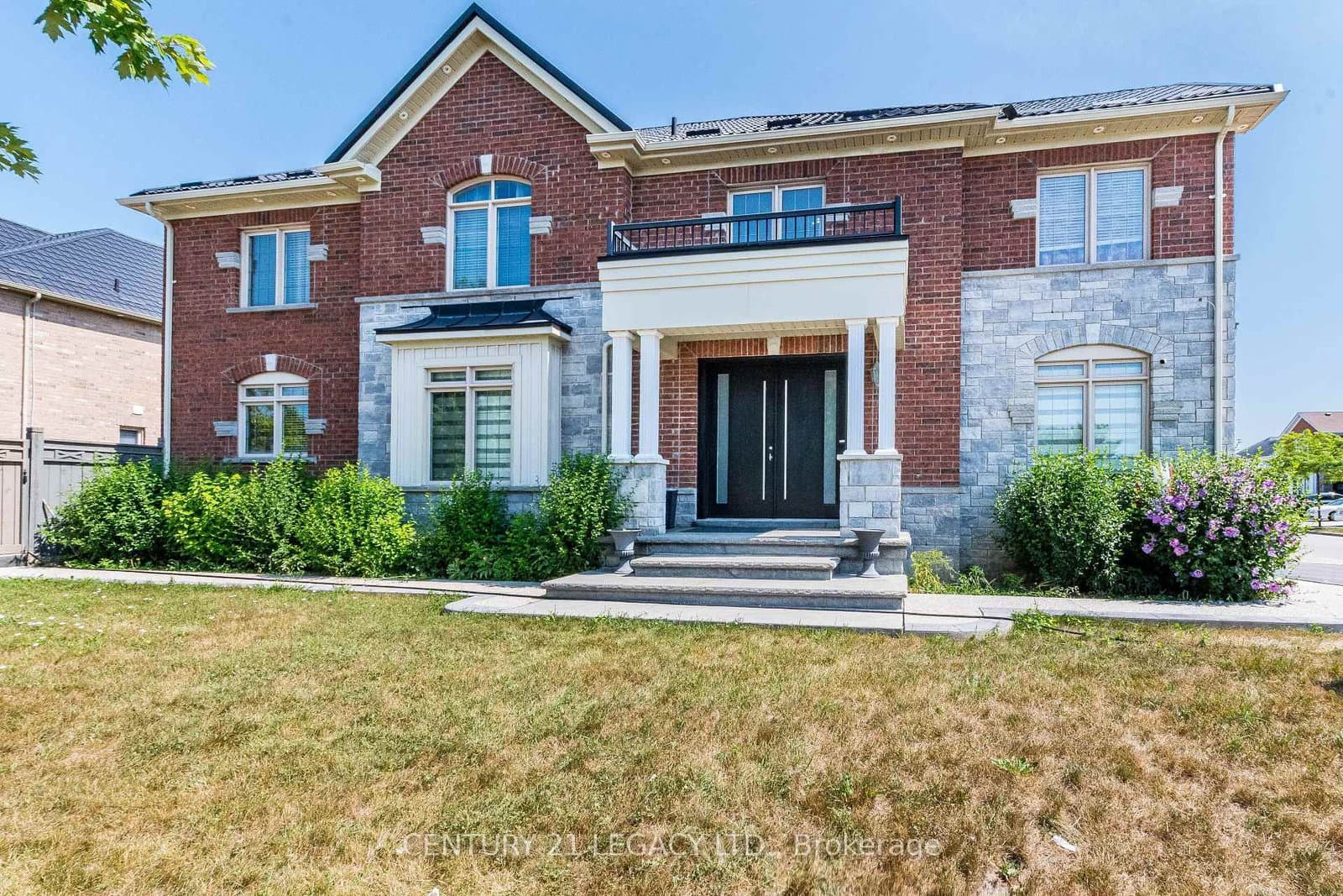 11 DRUMMONDVILLE Drive thumbnail 3