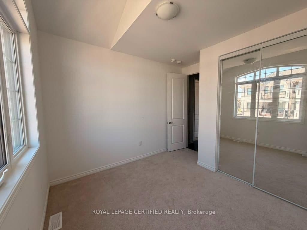 1514 Moira Crescent thumbnail 10