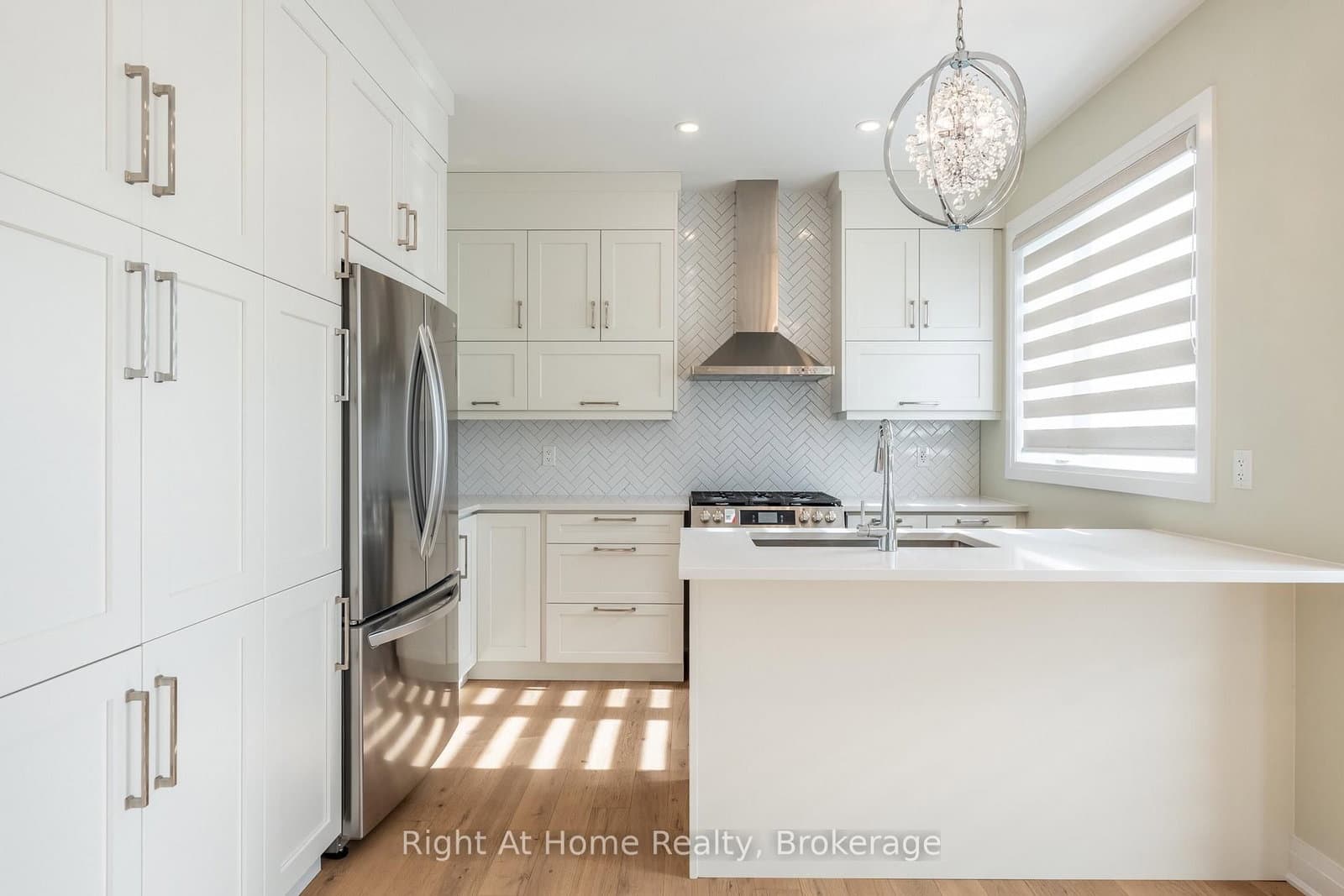 80 Settlers Road E thumbnail 18
