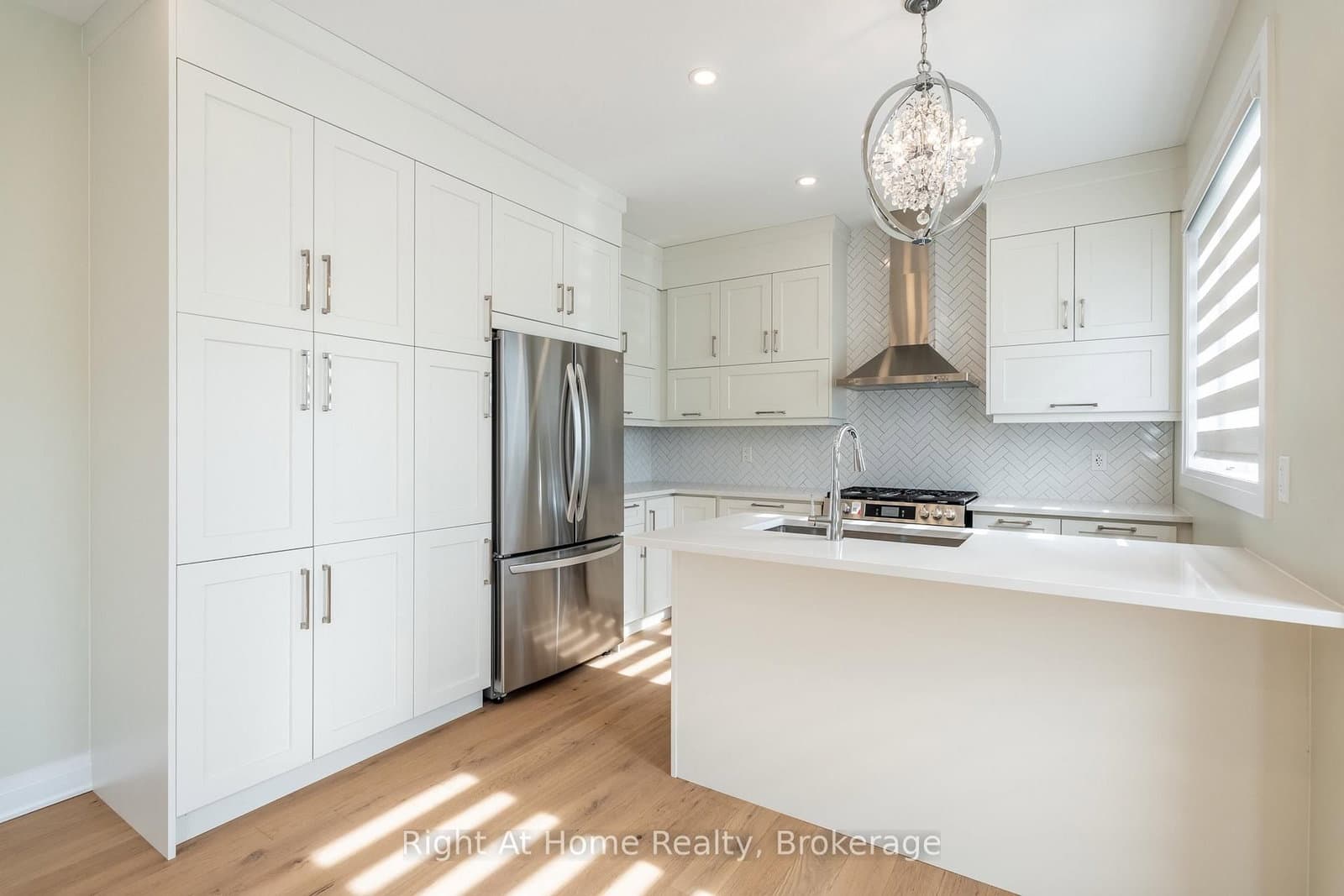 80 Settlers Road E thumbnail 19