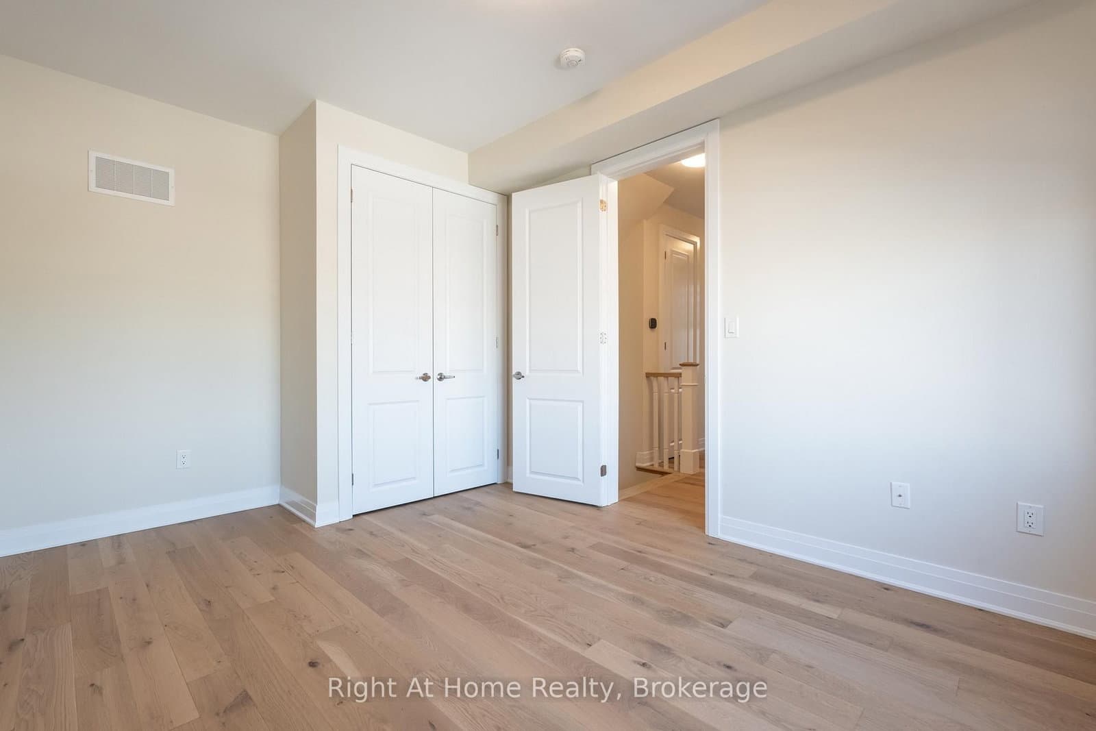 80 Settlers Road E thumbnail 32
