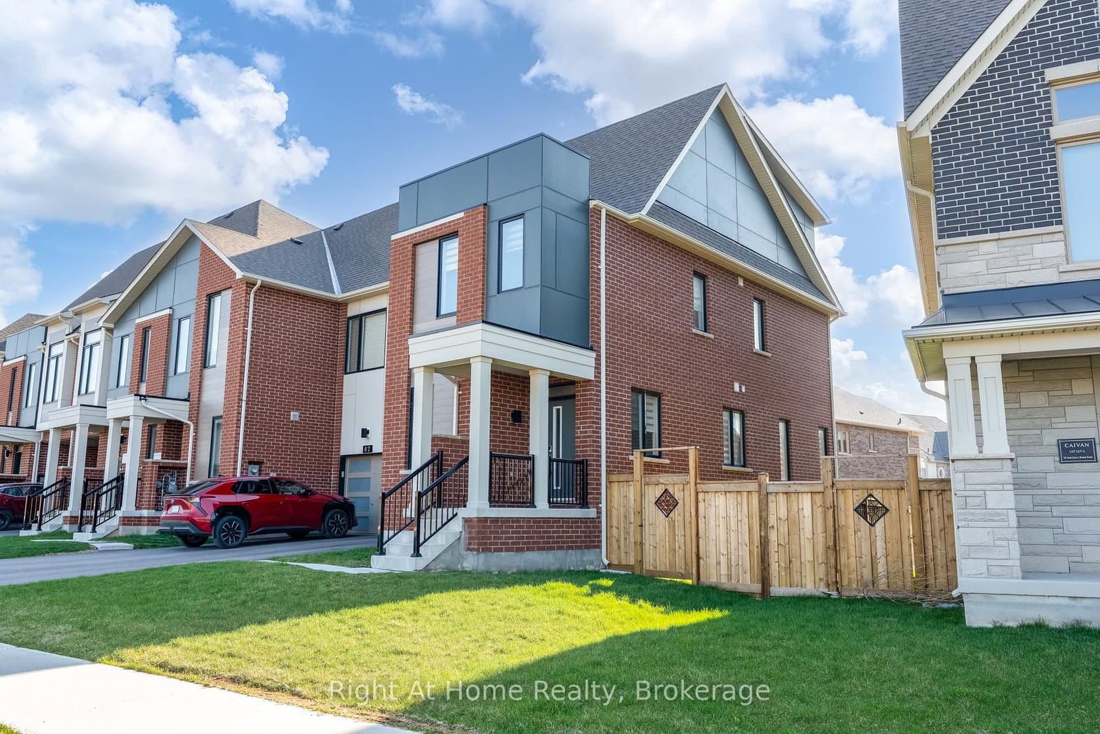 80 Settlers Road E thumbnail 4