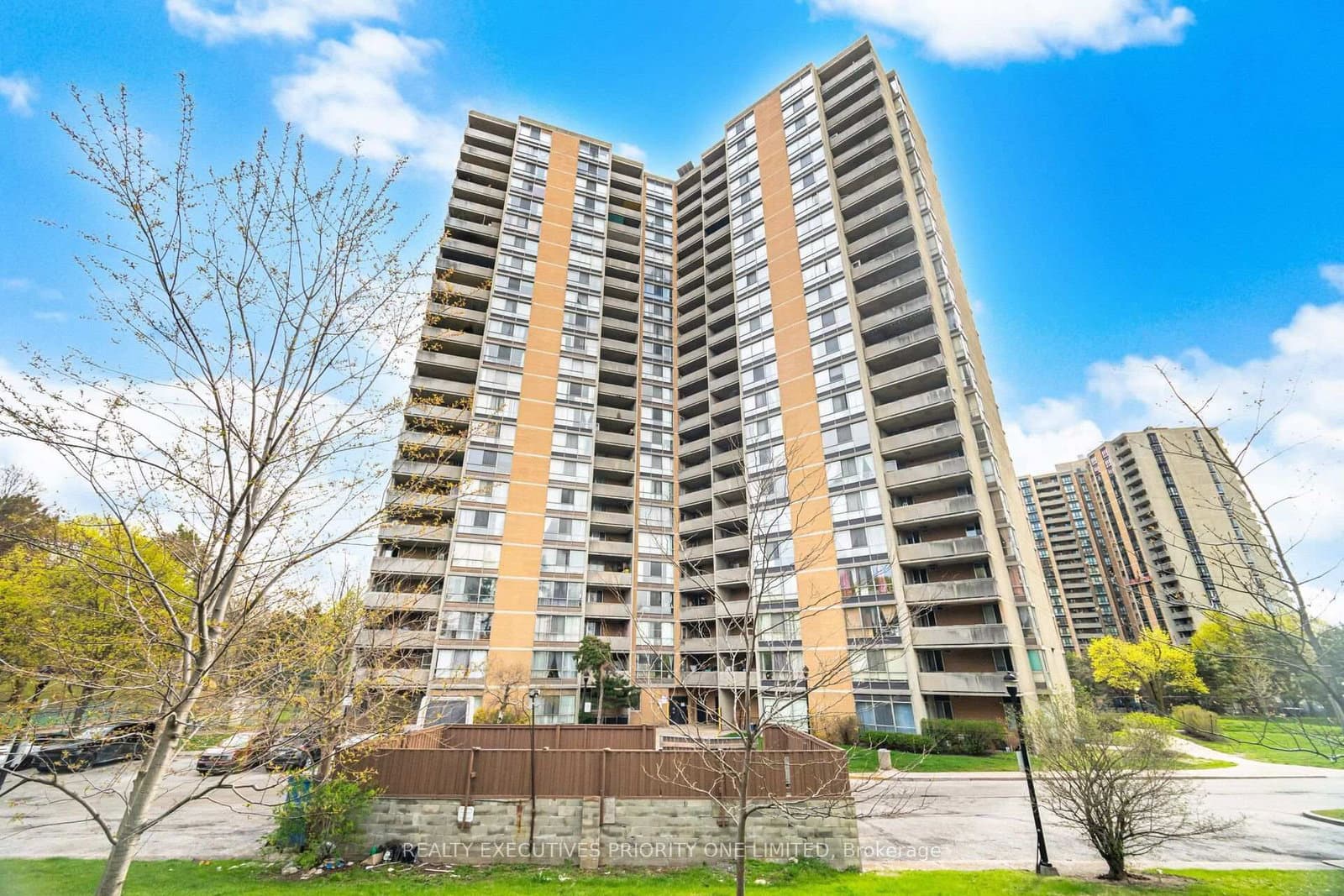 #1802 - 10 Martha Eaton Way