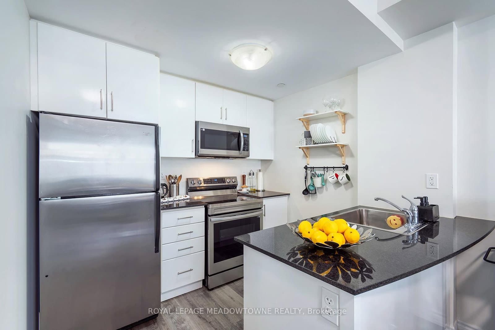 10 Carnation Avenue, Unit 19 thumbnail 10