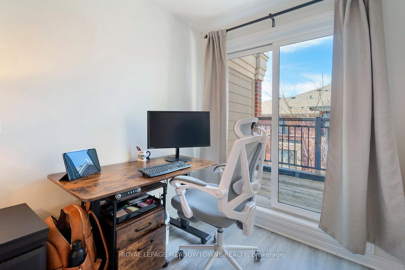 10 Carnation Avenue, Unit 19 thumbnail 21