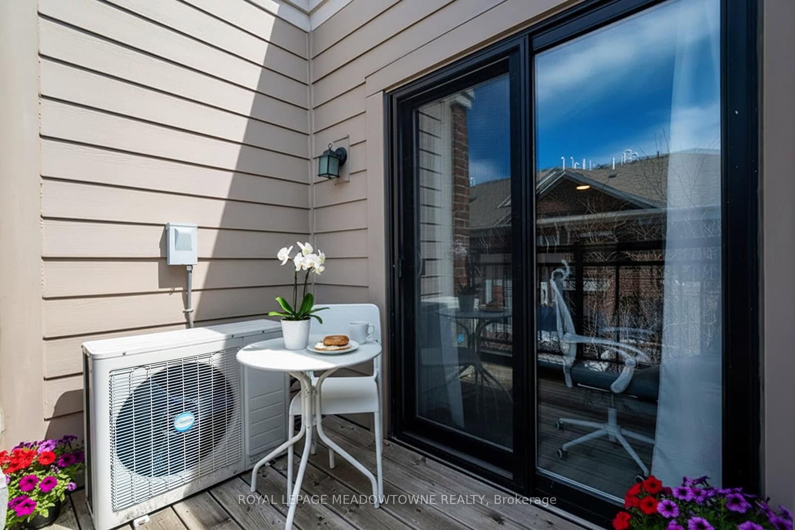 10 Carnation Avenue, Unit 19 thumbnail 22