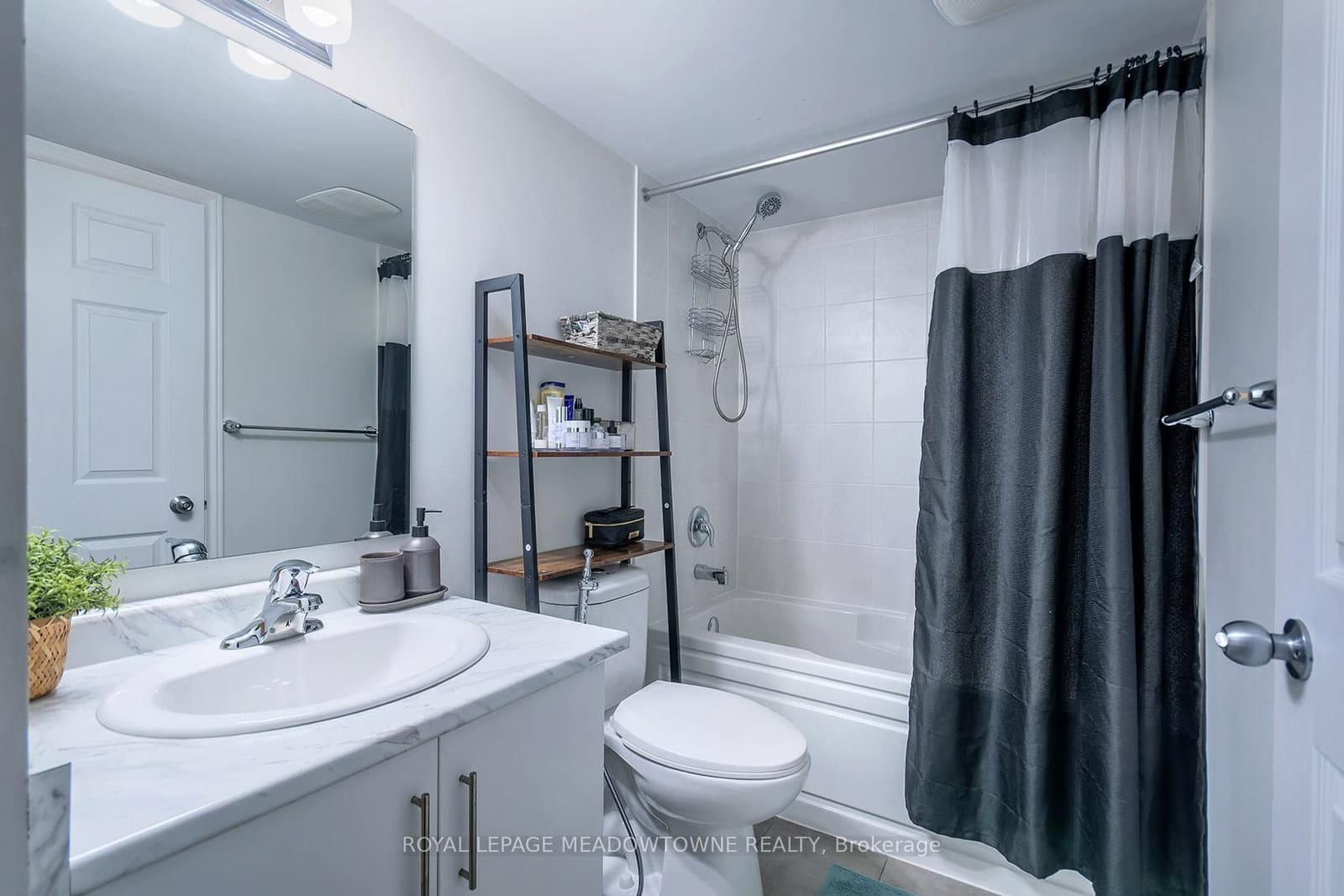 10 Carnation Avenue, Unit 19 thumbnail 27