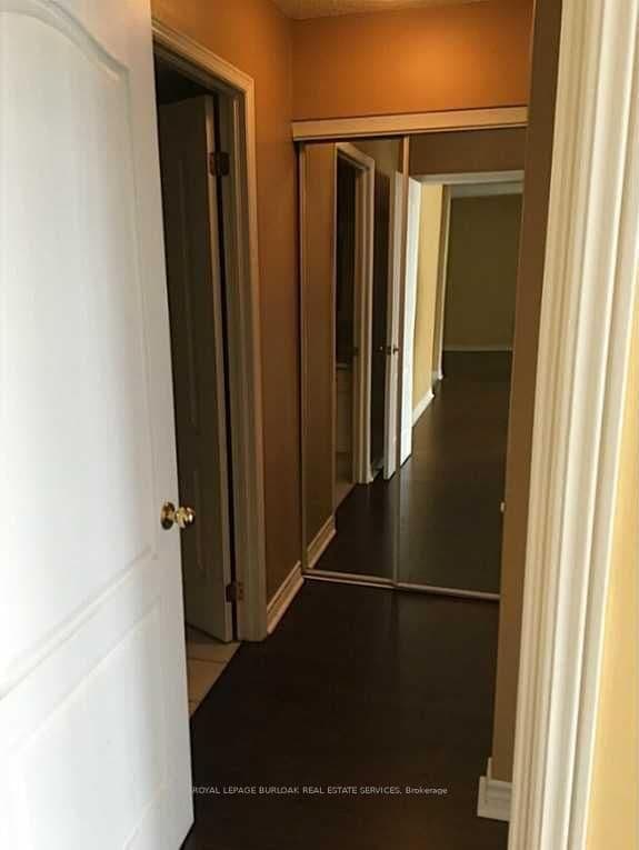 1276 Maple Crossing Boulevard, Unit 809 thumbnail 9