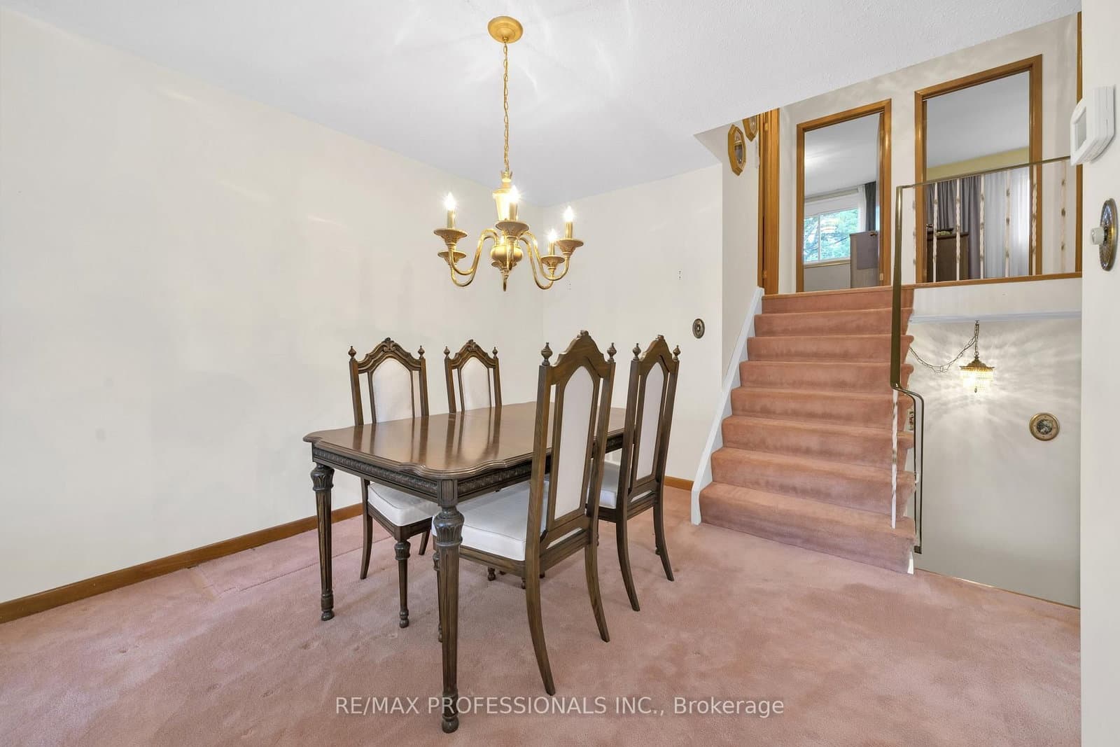 1877 Silverberry Crescent thumbnail 13