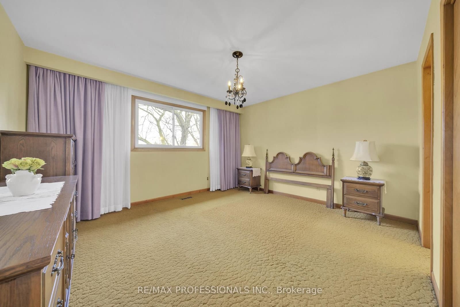1877 Silverberry Crescent thumbnail 15