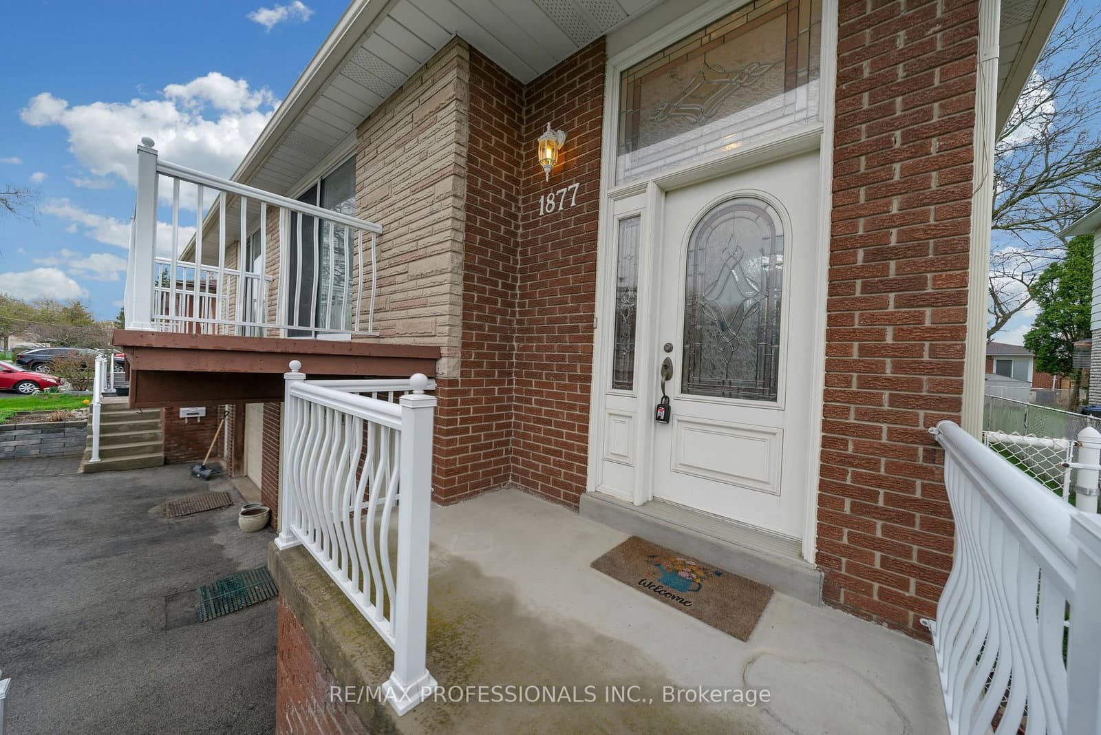 1877 Silverberry Crescent thumbnail 28