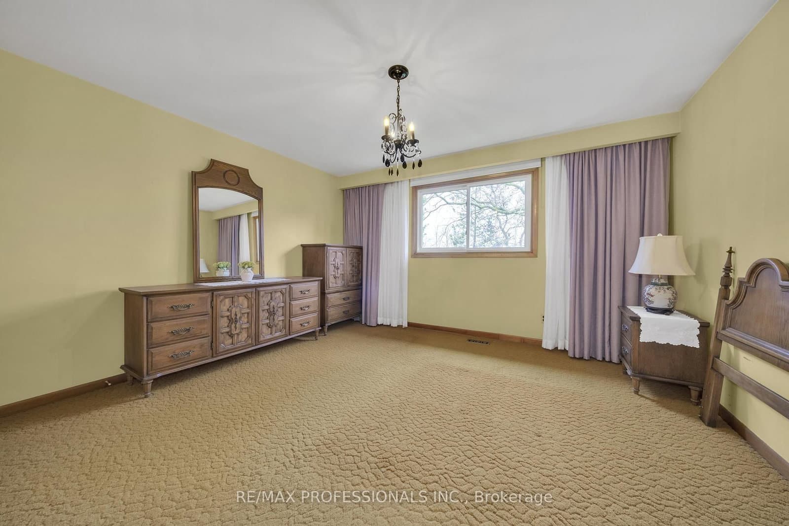 1877 Silverberry Crescent thumbnail 37