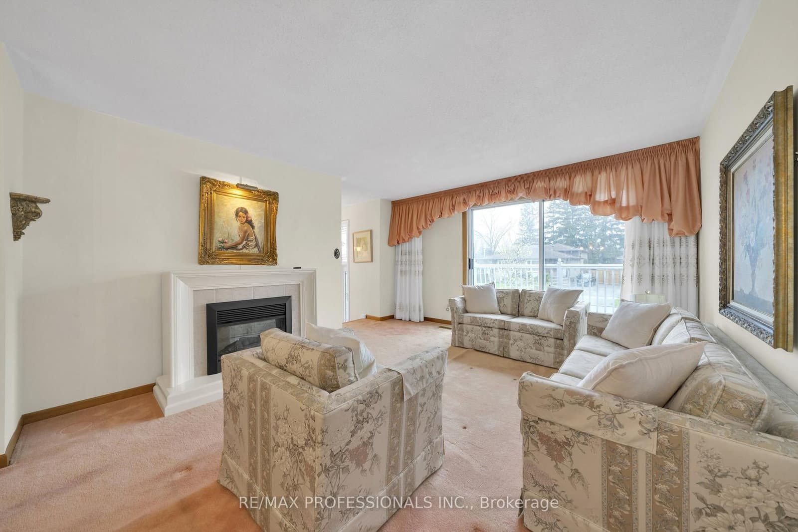 1877 Silverberry Crescent thumbnail 38