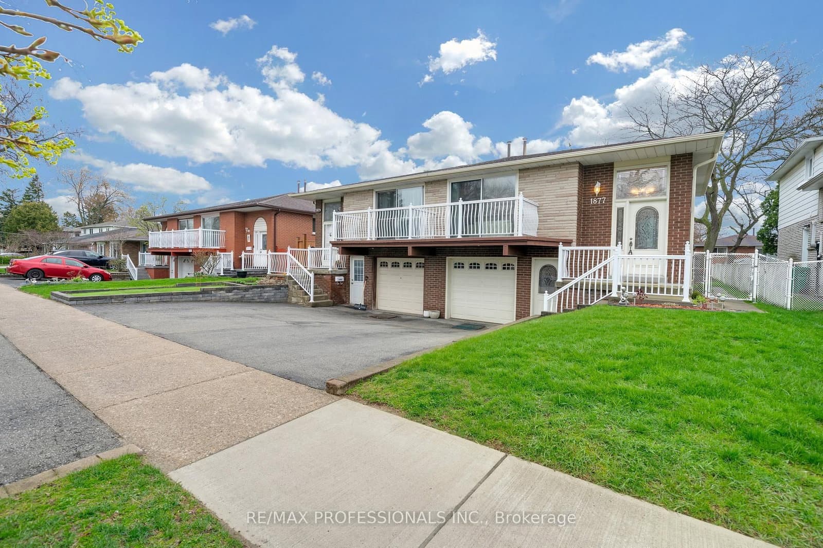 1877 Silverberry Crescent thumbnail 44