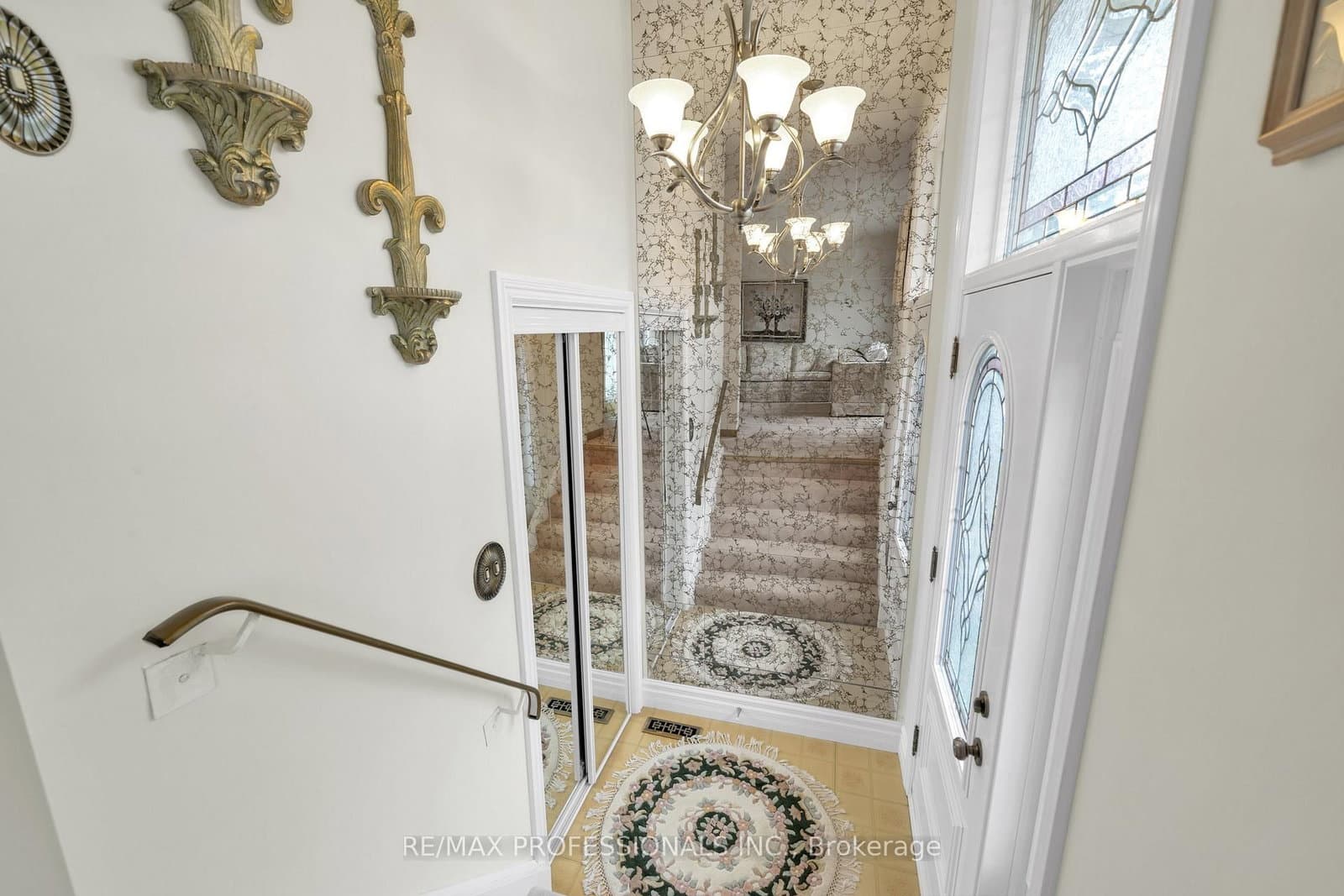 1877 Silverberry Crescent thumbnail 6