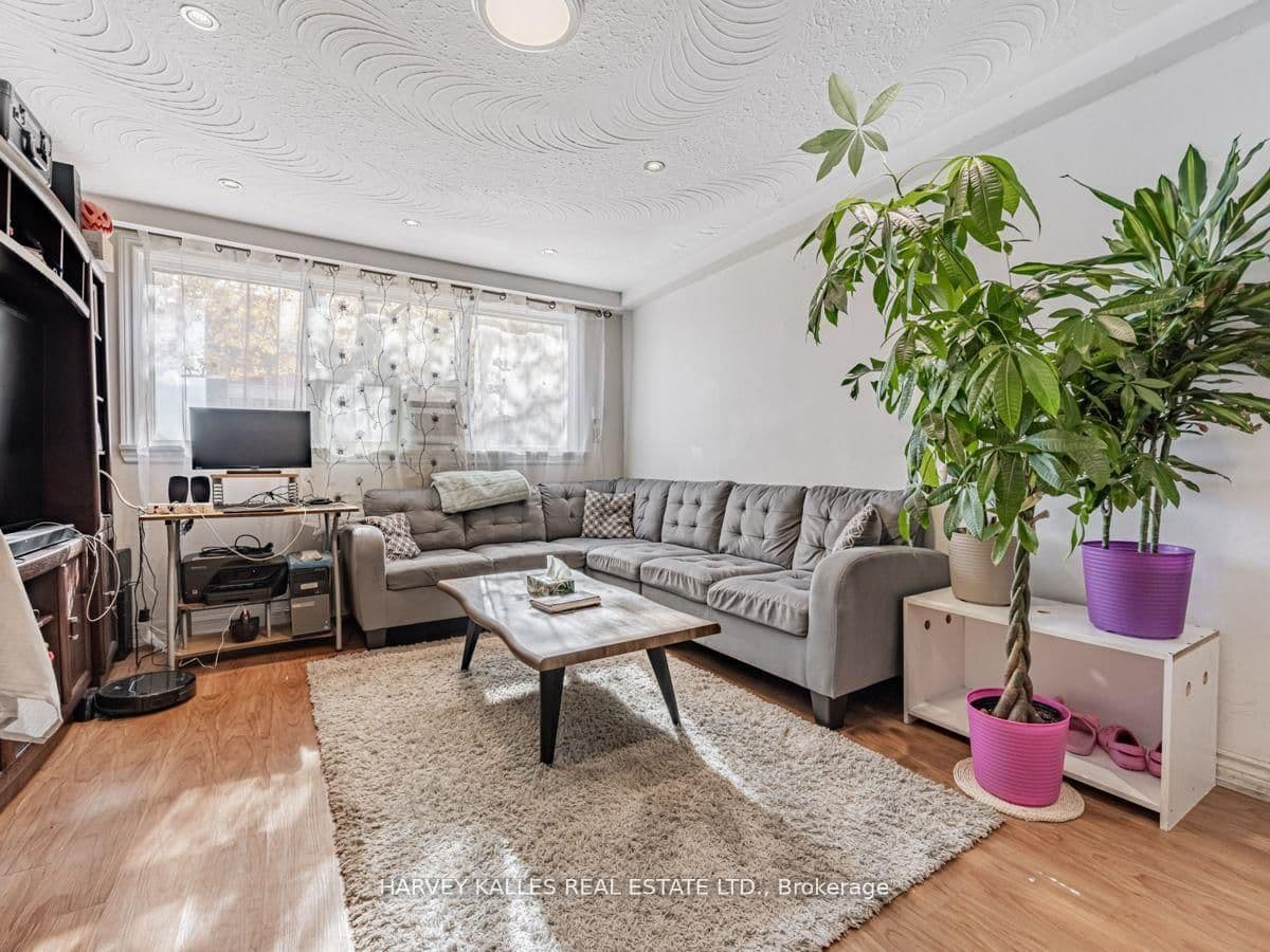 6 Carrington Avenue thumbnail 2