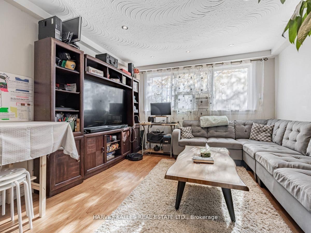 6 Carrington Avenue thumbnail 3