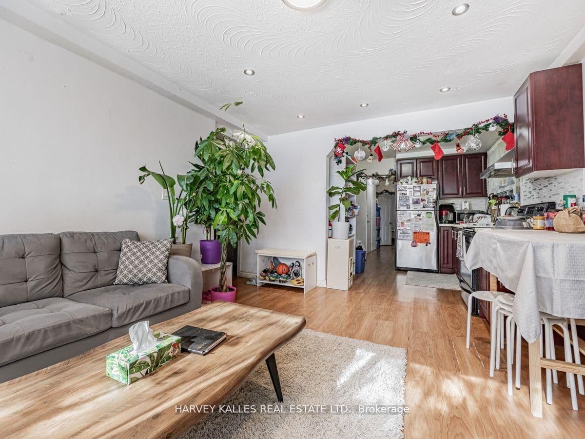 6 Carrington Avenue thumbnail 4