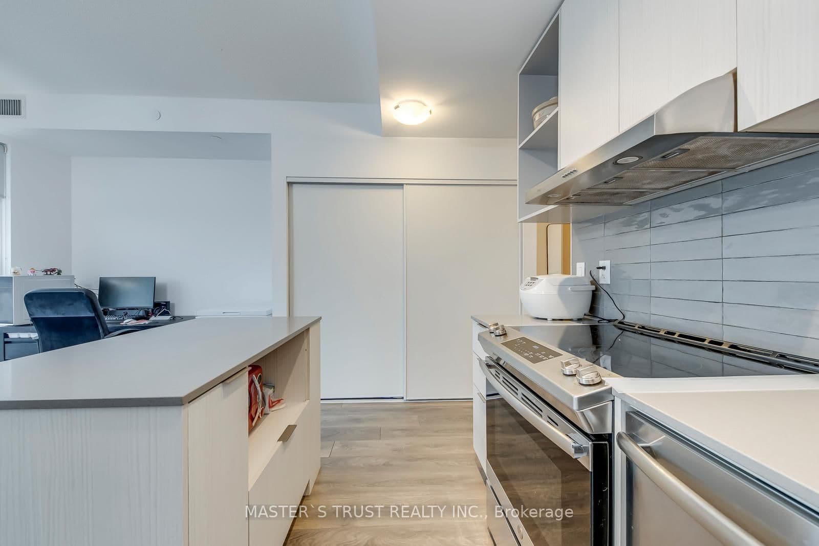 2520 Eglinton Avenue W, Unit 1804 thumbnail 11