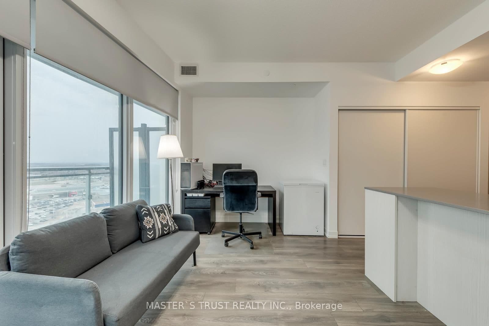 2520 Eglinton Avenue W, Unit 1804 thumbnail 19