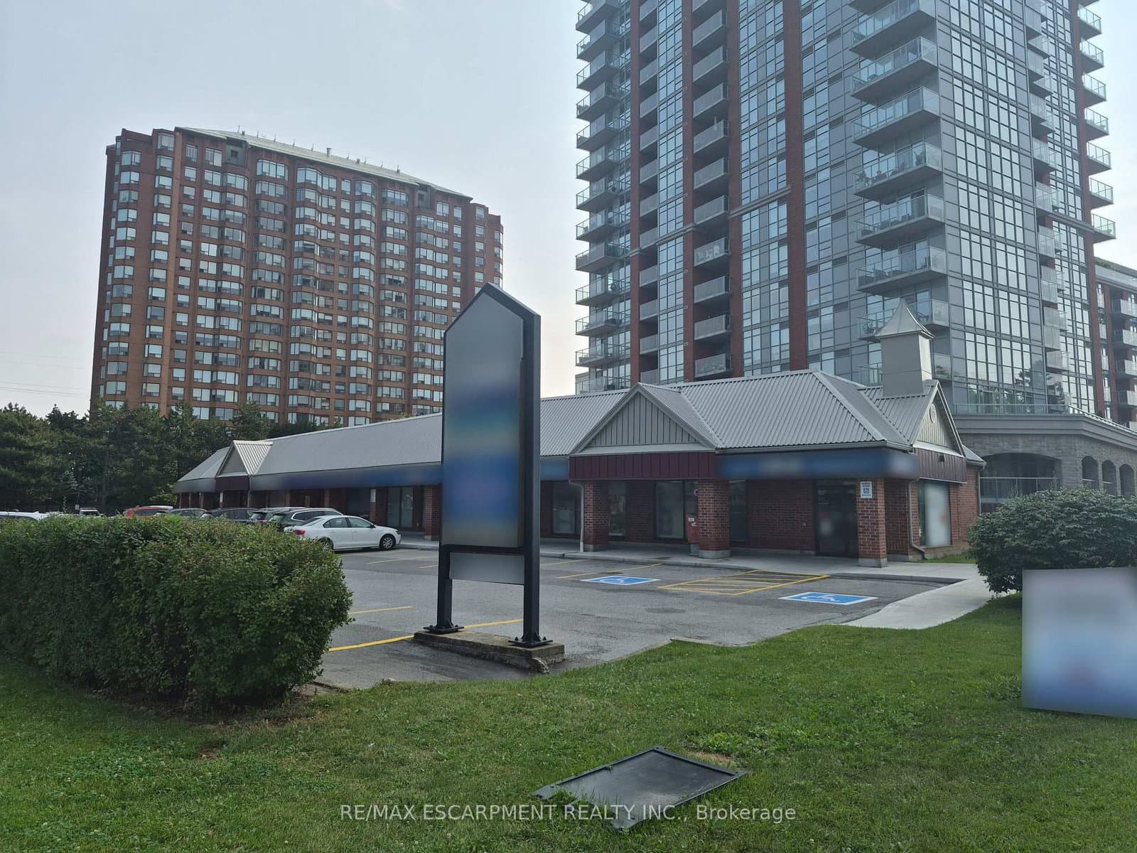 573 Maple Avenue, Unit 2 thumbnail 2