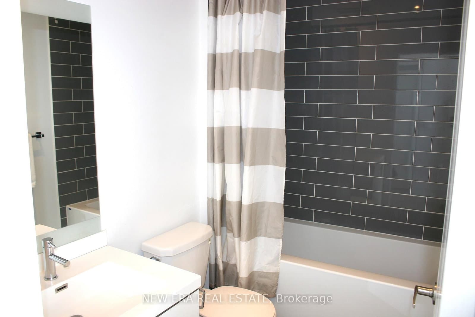 55 Speers Road, Unit 512 thumbnail 14
