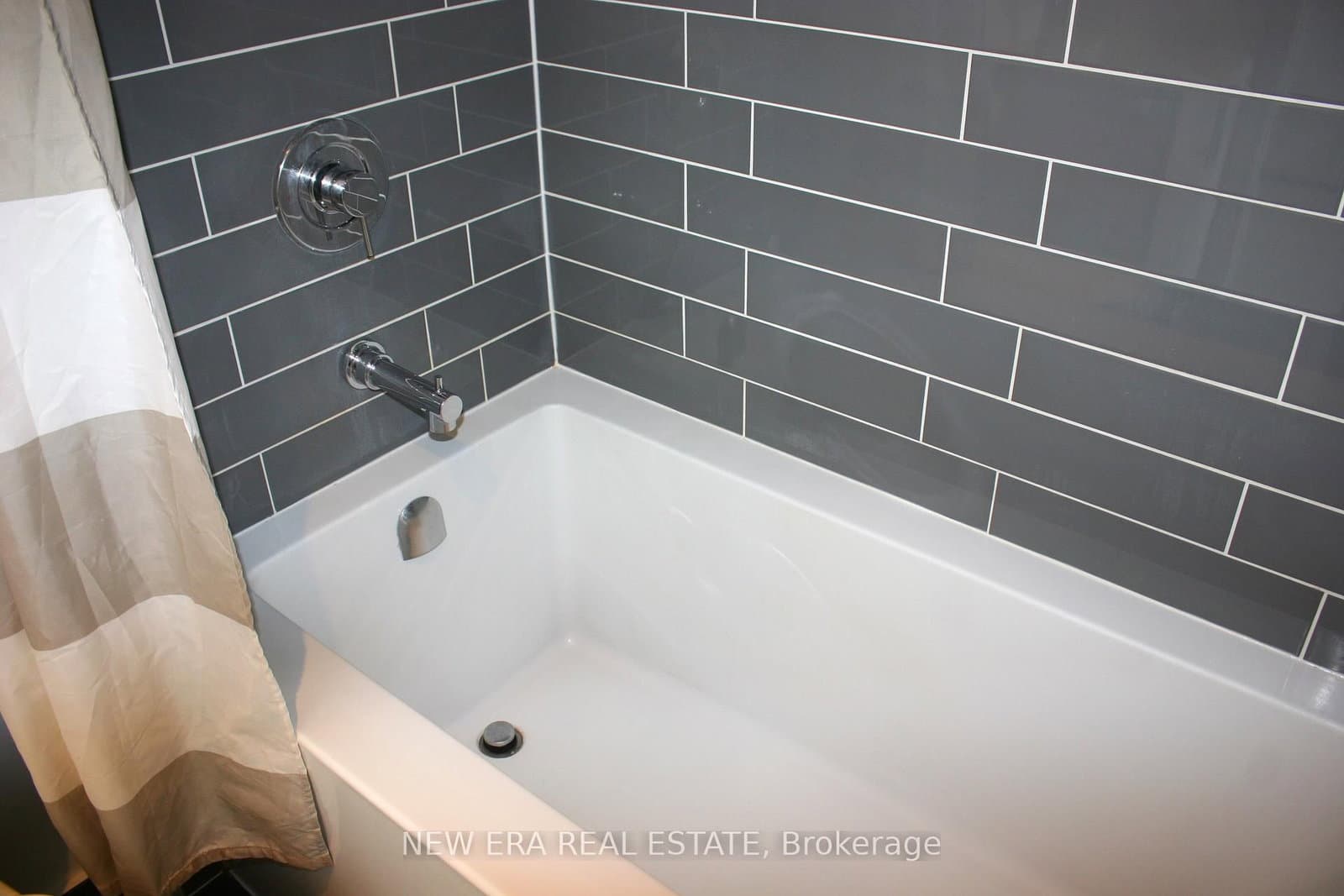 55 Speers Road, Unit 512 thumbnail 15