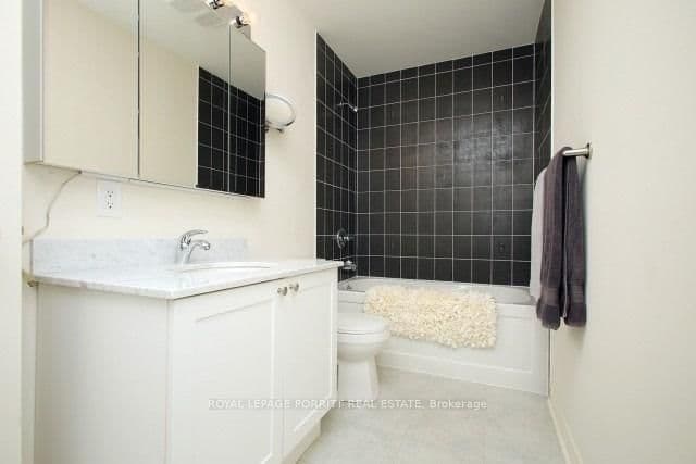 3865 Lake Shore Boulevard W, Unit 1109 thumbnail 11