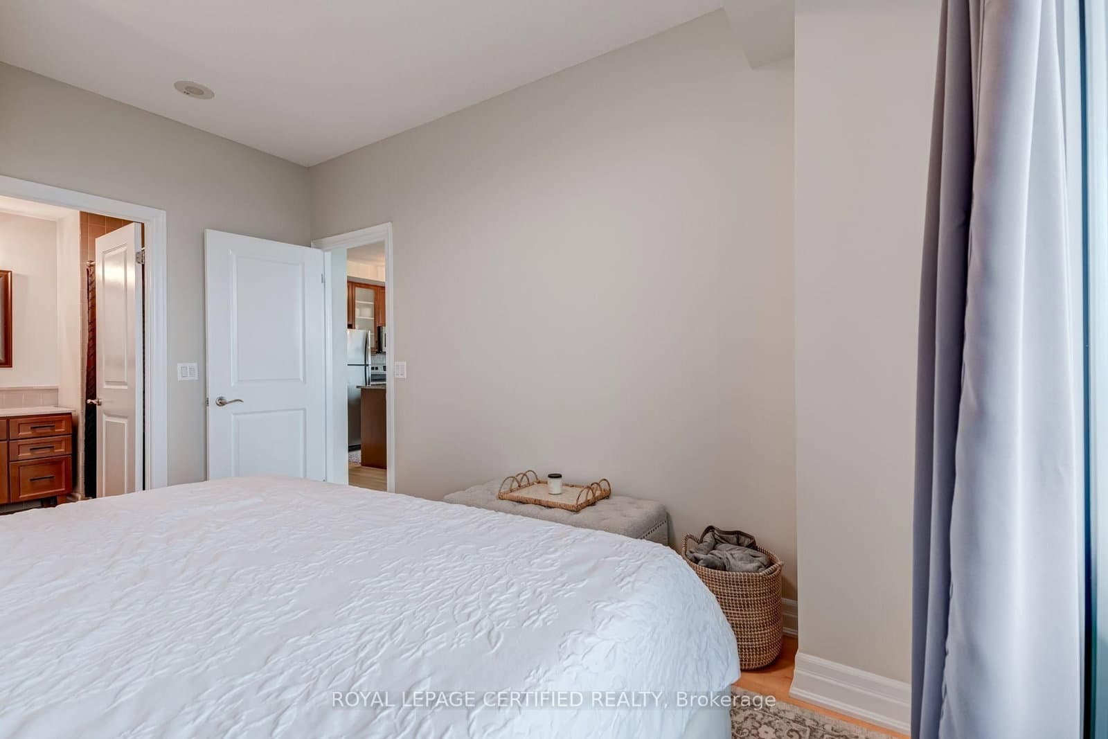 100 John Street, Unit 1806 thumbnail 19