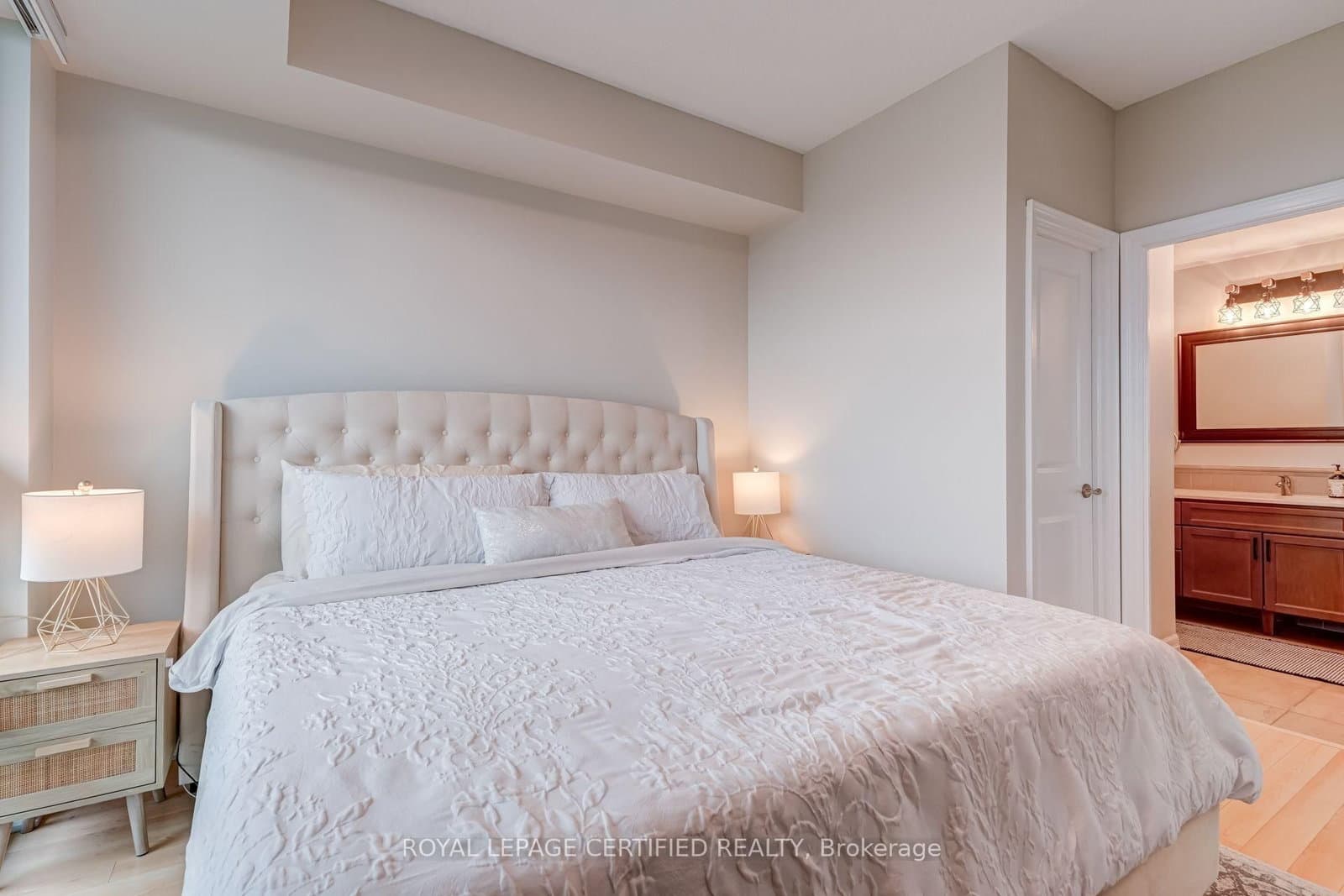 100 John Street, Unit 1806 thumbnail 20