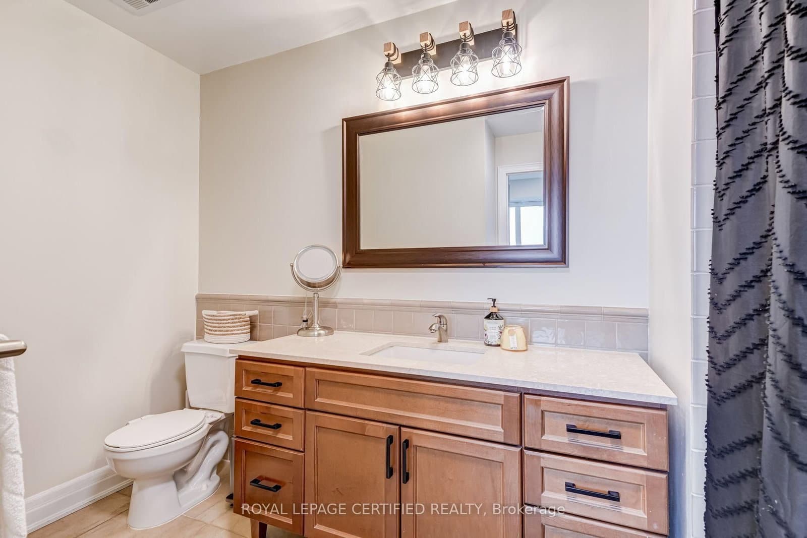 100 John Street, Unit 1806 thumbnail 21
