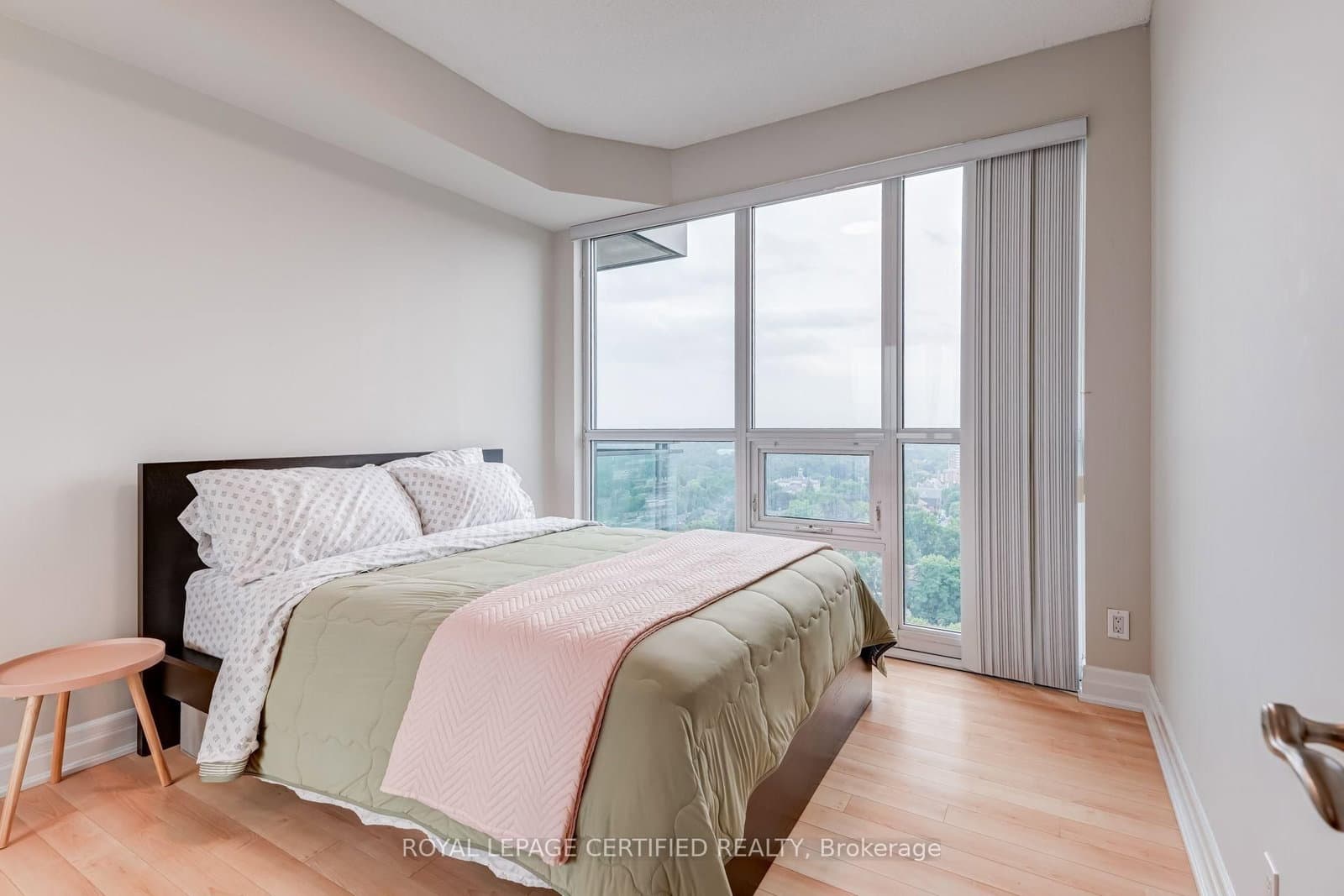 100 John Street, Unit 1806 thumbnail 24