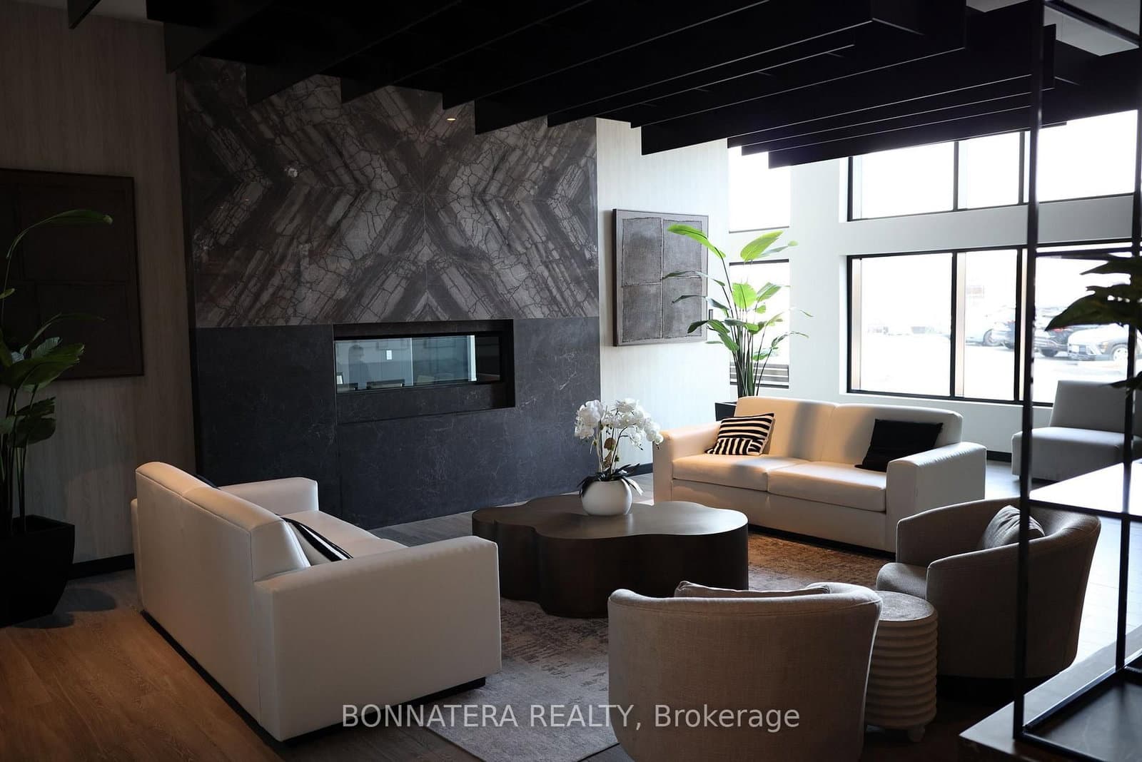 8020 Derry Road, Unit 1006 thumbnail 3